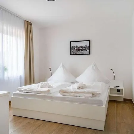 شقة One-bedroom غريتسيل
